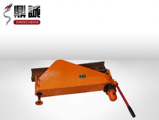 點(diǎn)擊查看詳細(xì)信息<br>標(biāo)題：垂直液壓彎軌機(jī) 閱讀次數(shù)：4380