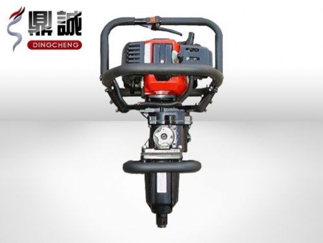 點擊查看詳細信息<br>標題：便攜式內(nèi)燃扳手 閱讀次數(shù)：4170